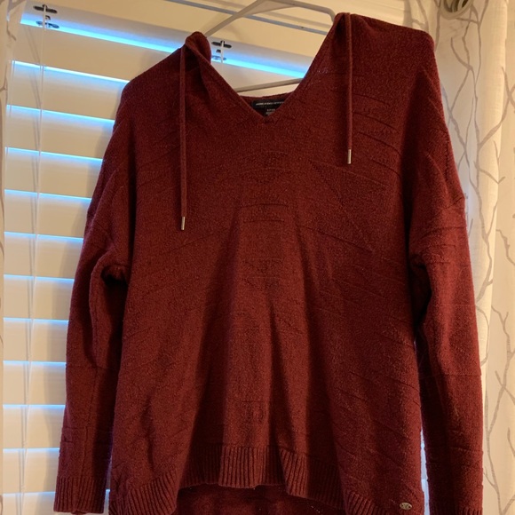 Hooded maroon sweater - Picture 2 of 3